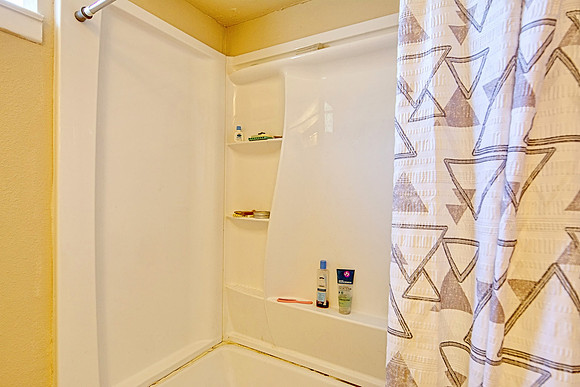 5610 Larkmeadow Dr (029)