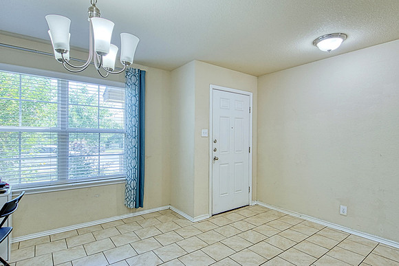 10814 Arkey Ave (007)