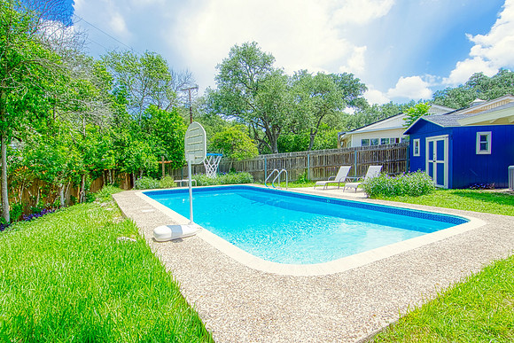 8715 Oak Ledge Dr (039)