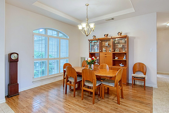 2518 Inwood View (006)