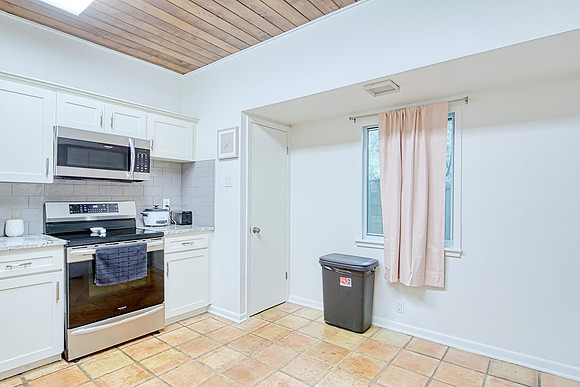 3102 Eisenhauer Rd Unit B11 (010)
