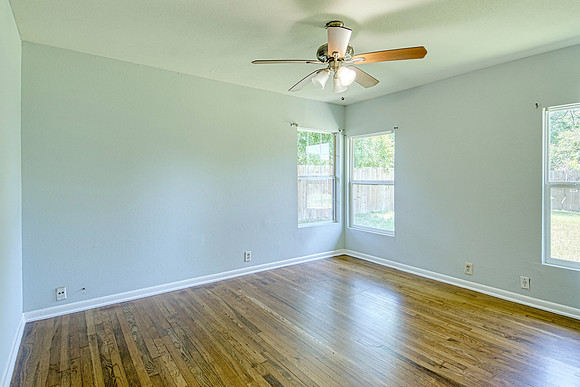 306 Cresham Drive (022)