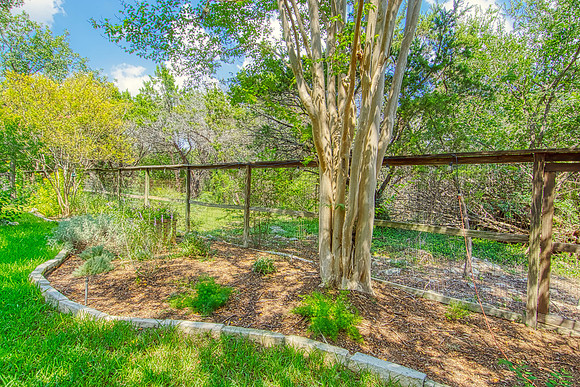 3314 Falling Brook (050)