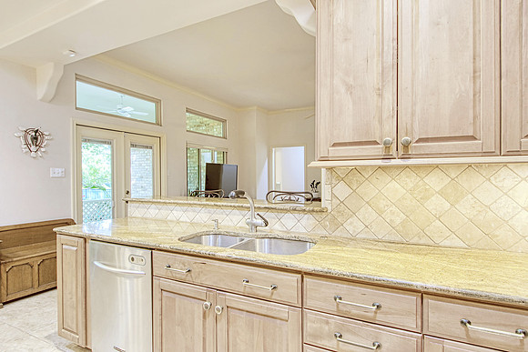 2518 Inwood View (019)