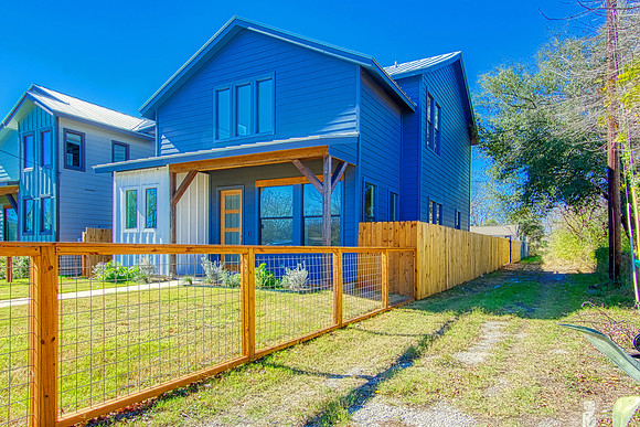 1111 North Palmetto Ave (003)