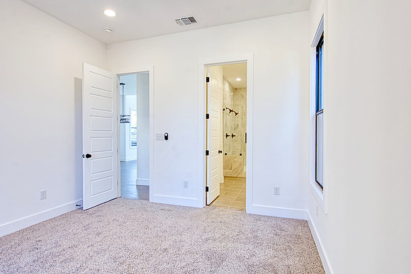1111 North Palmetto Ave (017)