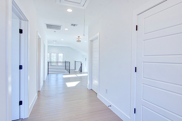 1111 North Palmetto Ave (028)