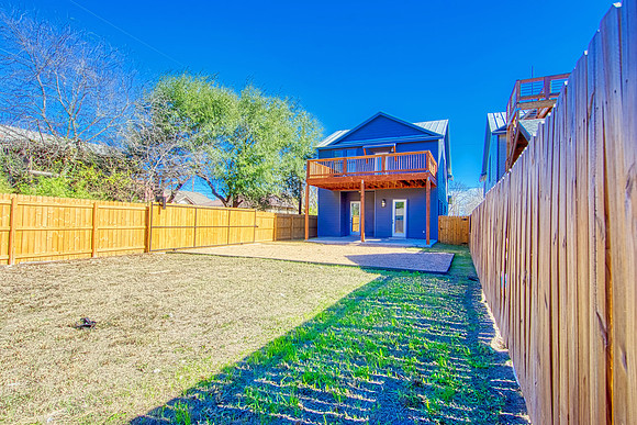 1111 North Palmetto Ave (042)