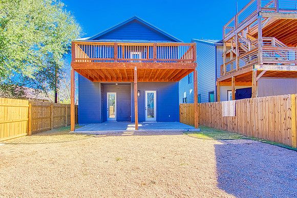 1111 North Palmetto Ave (044)