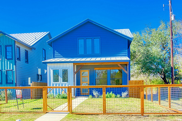 1111 North Palmetto Ave (002)