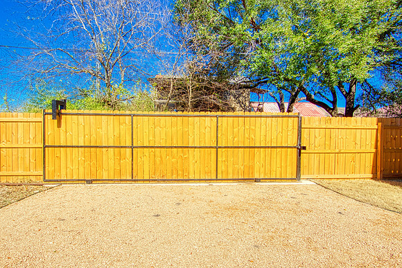 1111 North Palmetto Ave (046)