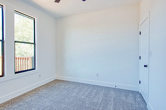 1111 North Palmetto Ave (033)