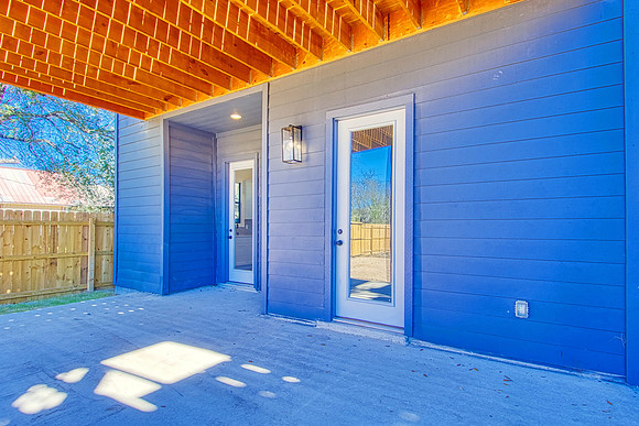 1111 North Palmetto Ave (041)