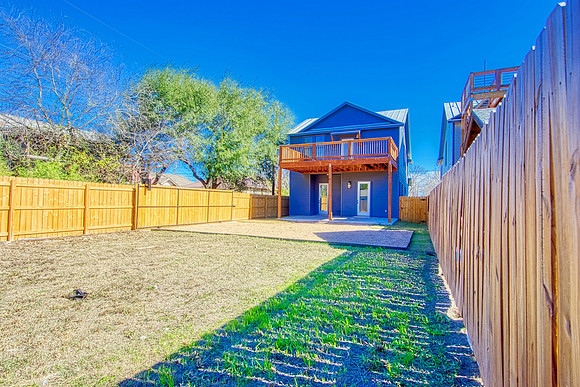 1111 North Palmetto Ave (042)