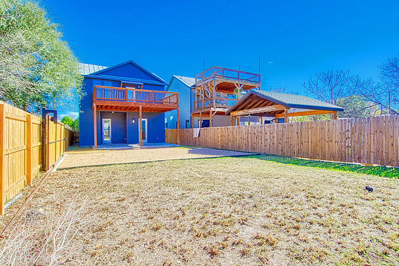 1111 North Palmetto Ave (043)