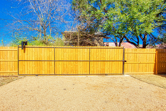 1111 North Palmetto Ave (046)