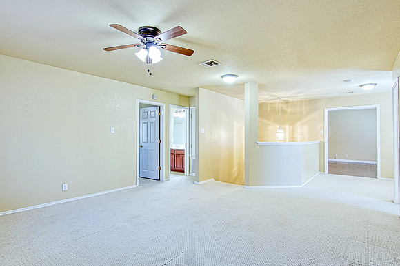 9008 Priviledge Point (025)