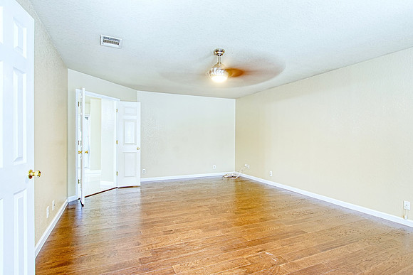 9008 Priviledge Point (026)