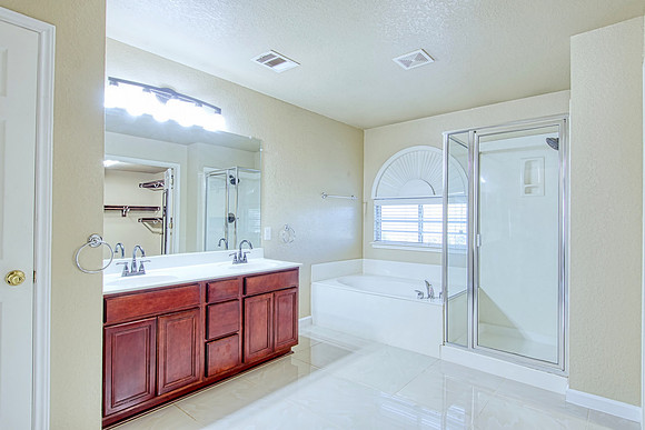 9008 Priviledge Point (029)