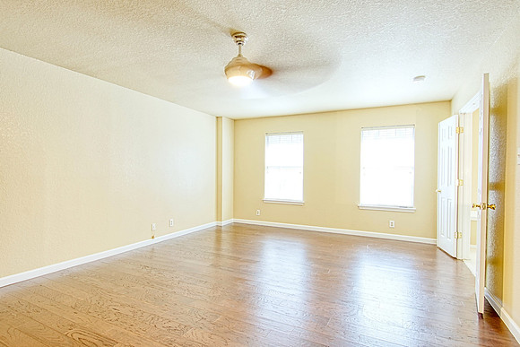 9008 Priviledge Point (028)