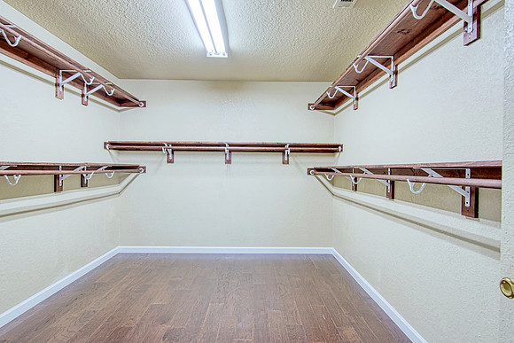 9008 Priviledge Point (032)