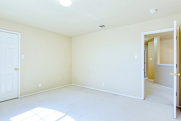 9008 Priviledge Point (034)