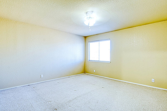 9008 Priviledge Point (035)