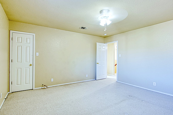 9008 Priviledge Point (036)