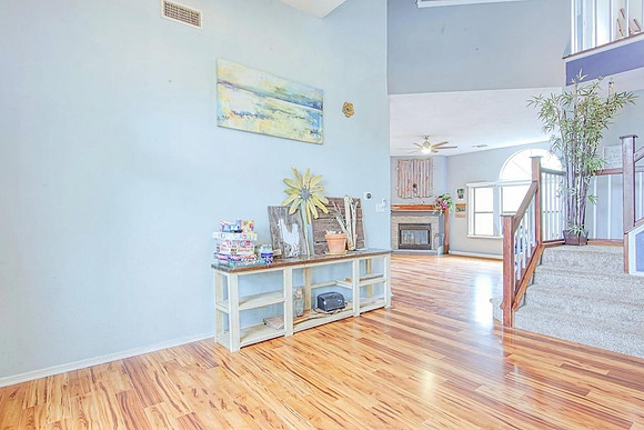 14014 Shire Oak (009)
