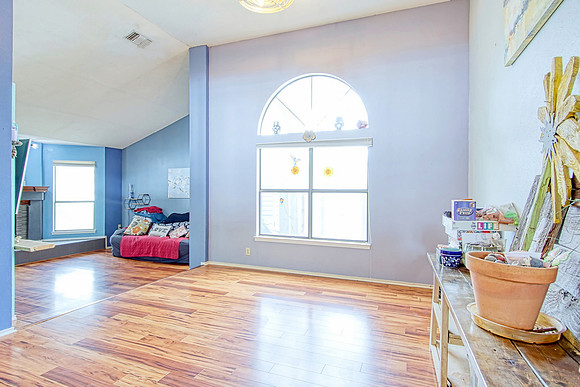 14014 Shire Oak (008)