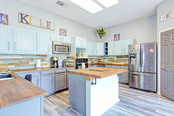 14014 Shire Oak (018)