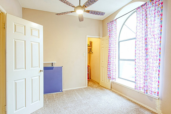 14014 Shire Oak (034)