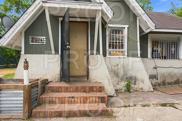 1204 W Kings Hwy (004)