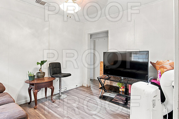 1204 W Kings Hwy (006)
