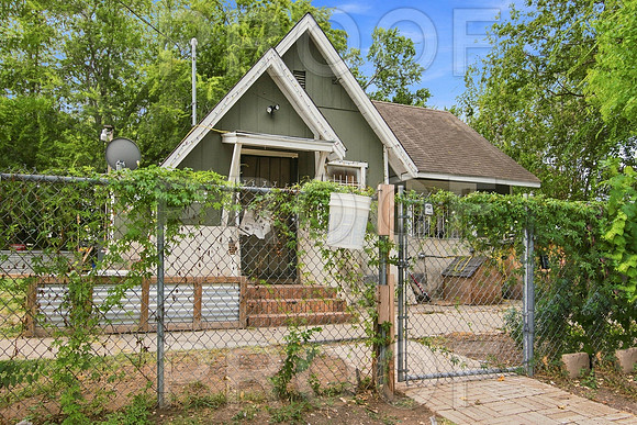 1204 W Kings Hwy (002)