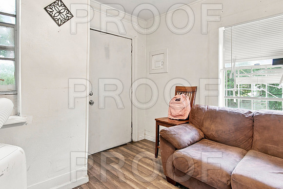 1204 W Kings Hwy (005)
