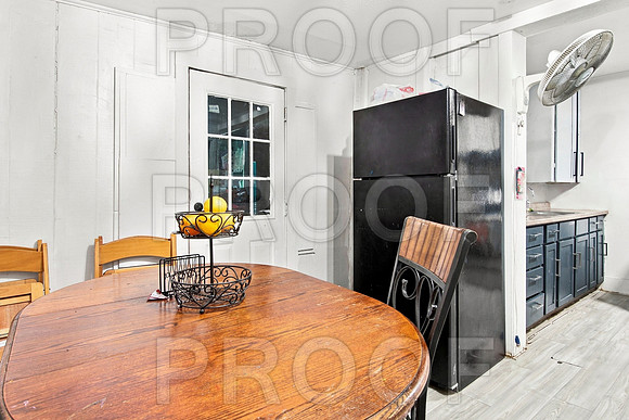 1204 W Kings Hwy (012)