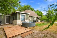 1204 W Kings Hwy (020)