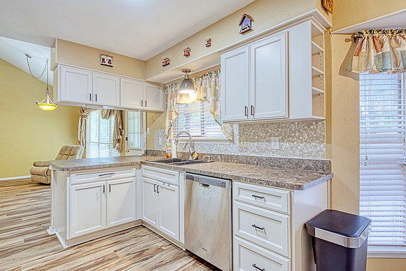15005 Baycliff (013)