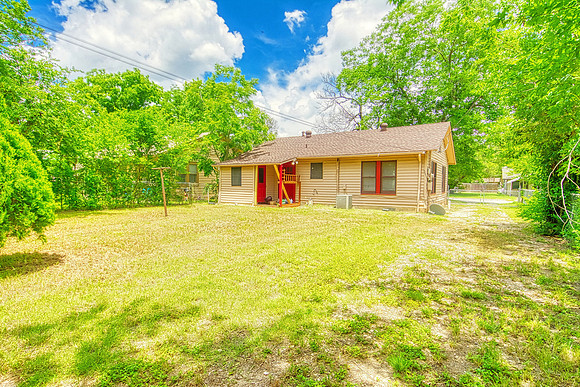 520 Wright Ave (023)
