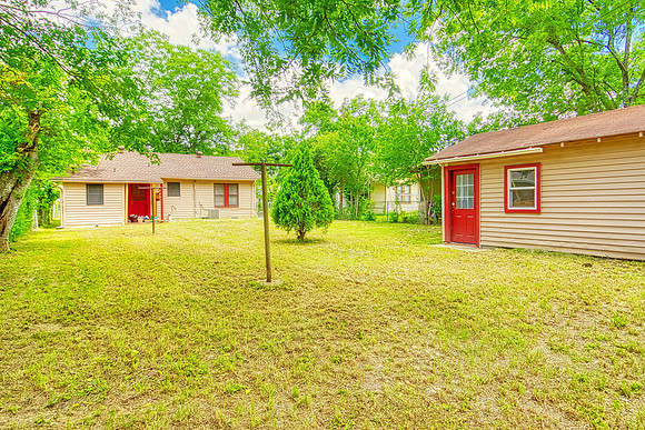 520 Wright Ave (024)