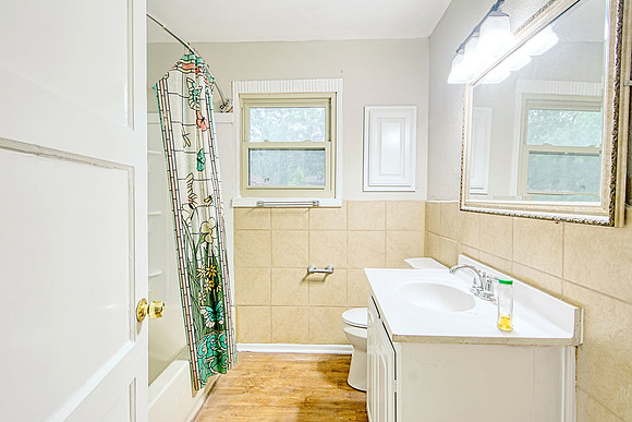 520 Wright Ave (016)