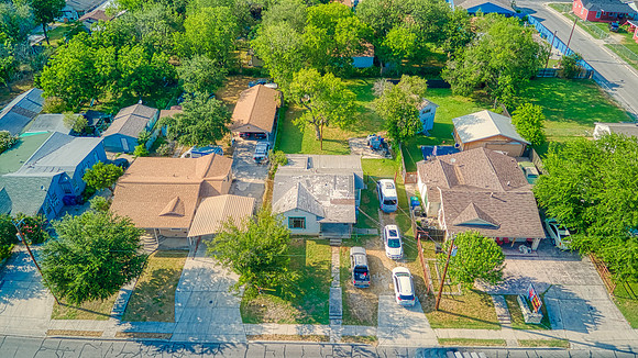 415 W Southcross (008)