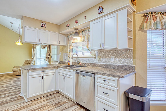 15005 Baycliff (013)