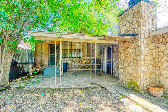412 Drake Ave (033)