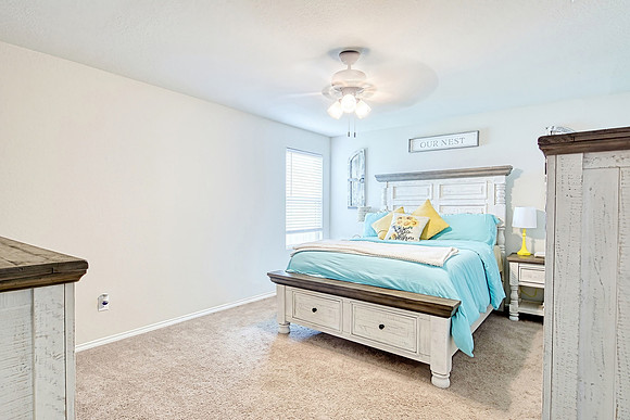 1223 Lora Robins (018)