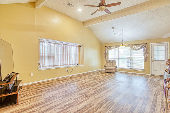 15005 Baycliff (006)