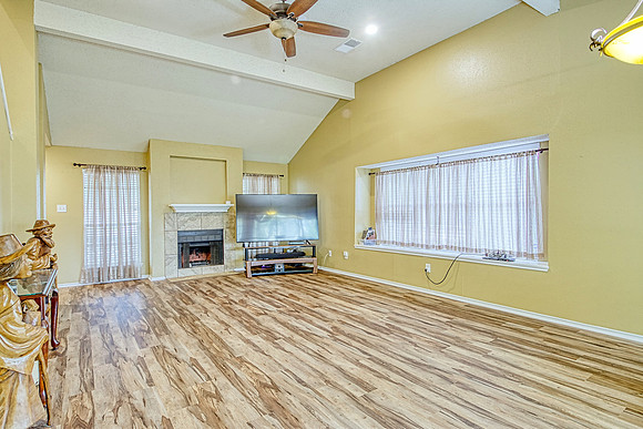 15005 Baycliff (008)