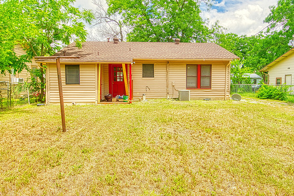 520 Wright Ave (025)