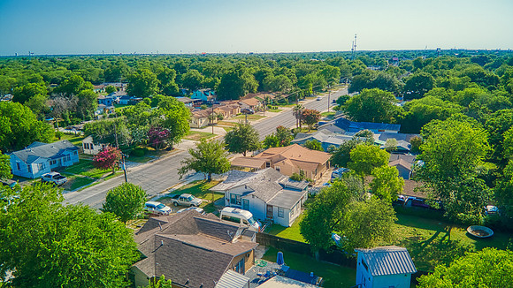 415 W Southcross (021)